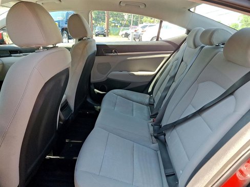 Used 2017 Hyundai Elantra SE image 13