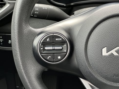 Used 2023 Kia Soul LX w/ LX Technology Package image 24