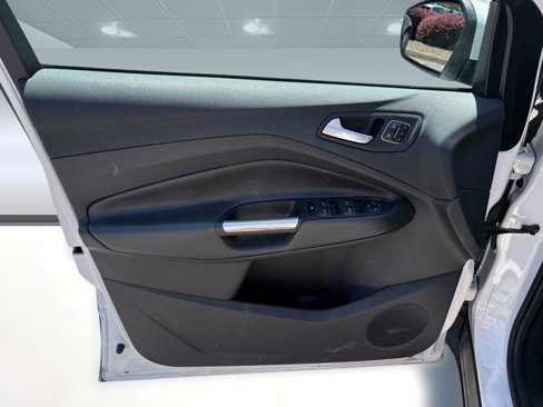Used 2018 Ford Escape Titanium w/ Ford Safe & Smart Package image 13