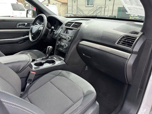 Used 2019 Ford Explorer XLT image 20