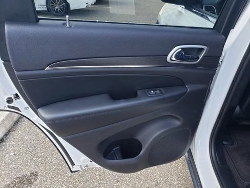 Used 2018 Jeep Grand Cherokee Limited image 14