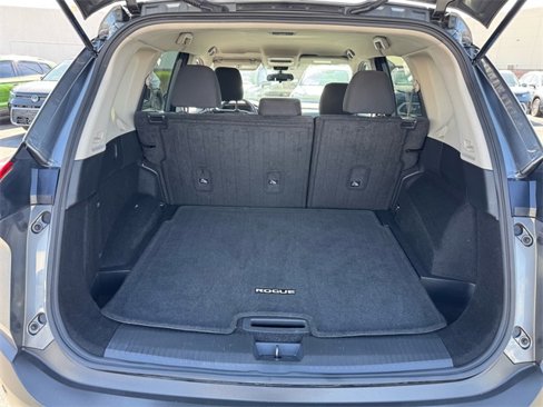 Used 2023 Nissan Rogue S image 12