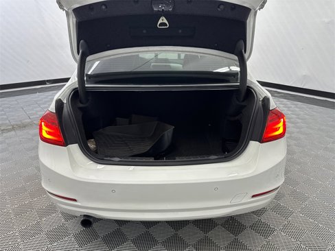 Used 2015 BMW 320i Sedan image 18