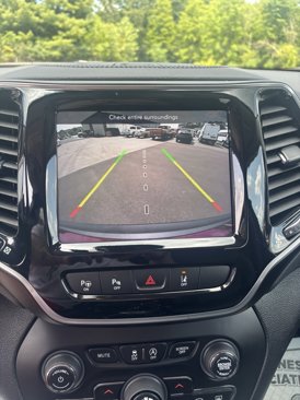 Used 2021 Jeep Cherokee Limited w/ Trailer Tow Group image 16