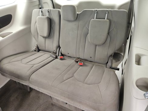 Used 2018 Chrysler Pacifica Touring Plus image 19