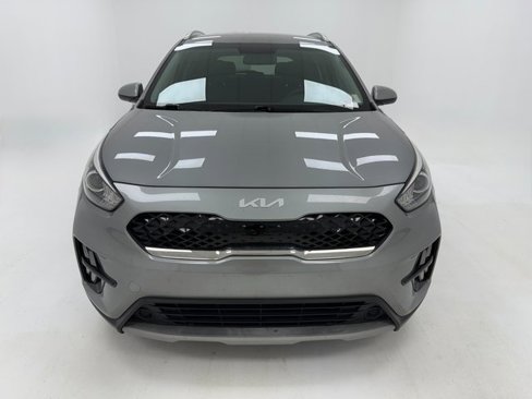 Used 2022 Kia Niro LX image 3