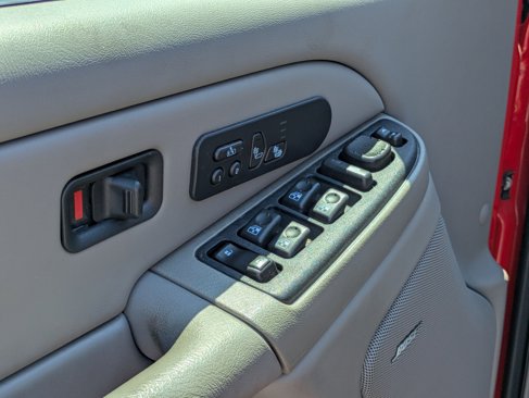 Used 2004 Chevrolet Silverado 2500 LT image 13