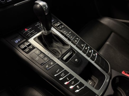 Certified 2018 Porsche Macan Sport Edition image 25