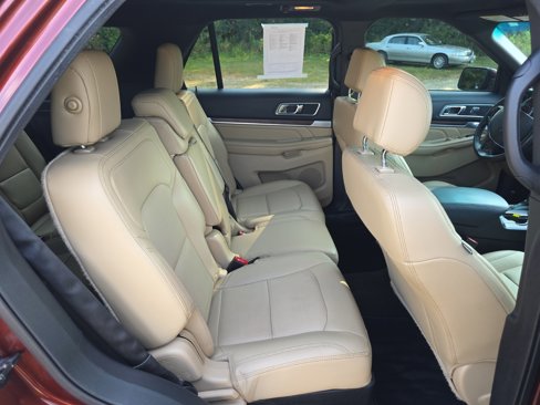 Used 2016 Ford Explorer Limited image 17