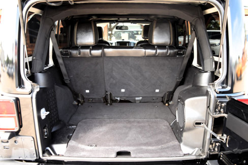 Used 2014 Jeep Wrangler Unlimited Sahara image 16