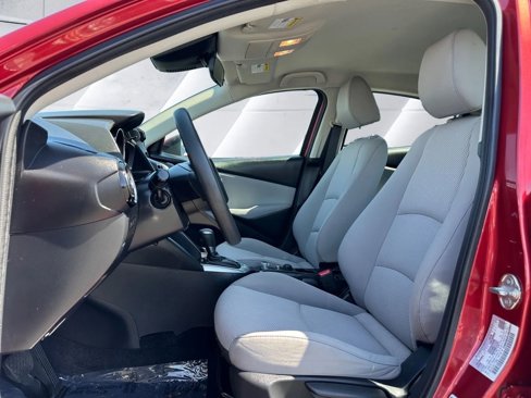 Used 2020 Toyota Yaris LE image 9