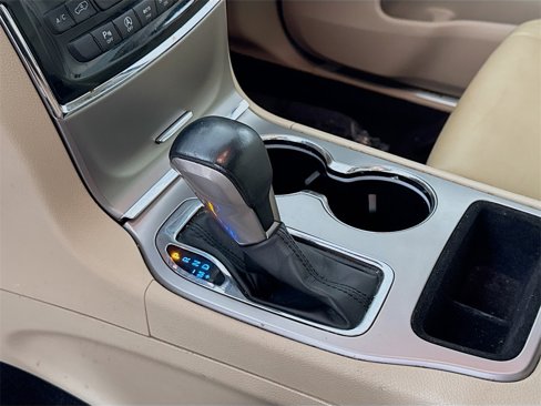 Used 2021 Jeep Grand Cherokee Limited image 17