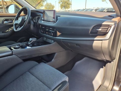 Used 2021 Nissan Rogue SV image 10