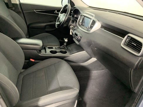 Used 2020 Kia Sorento LX w/ LX I4 Convenience Package image 16