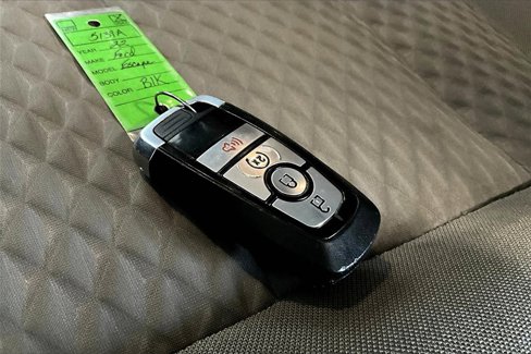 Used 2022 Ford Escape SE w/ Cold Weather Package image 13