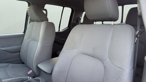 Used 2020 Nissan Frontier SV w/ Midnight Edition Floor Mats image 10