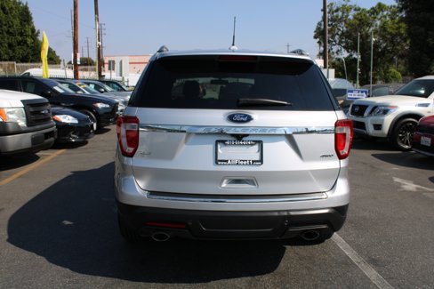 Used 2018 Ford Explorer XLT w/ Equipment Group 201A image 5