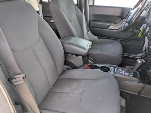 Used 2018 Jeep Wrangler Unlimited Sport w/ Connectivity Group image 11
