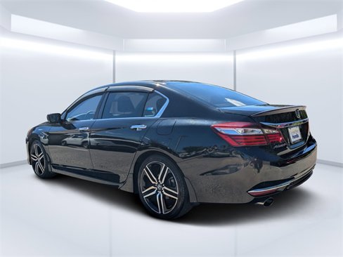 Used 2016 Honda Accord Sport image 5