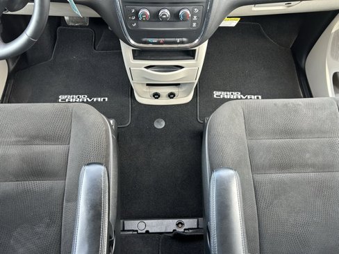 Used 2015 Dodge Grand Caravan American Value Package w/ UConnect Hands-Free Group image 20