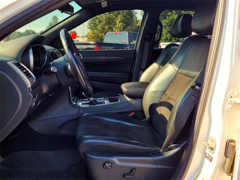 Used 2021 Jeep Grand Cherokee Laredo X image 10