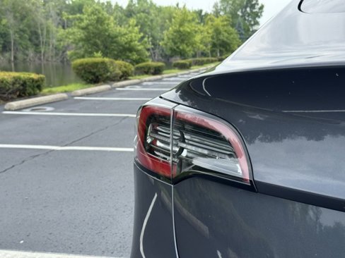 Used 2021 Tesla Model 3 Standard Range Plus image 8