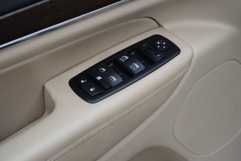 Used 2014 Jeep Grand Cherokee Limited image 14