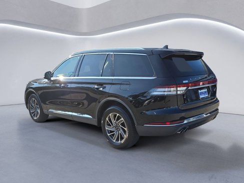 Used 2021 Lincoln Aviator AWD image 5