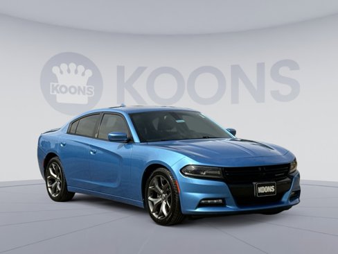 Used 2015 Dodge Charger SXT w/ Driver Confidence Group image 10