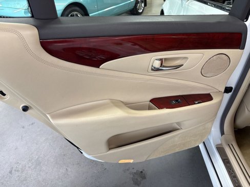Used 2012 Lexus LS 460 AWD image 39