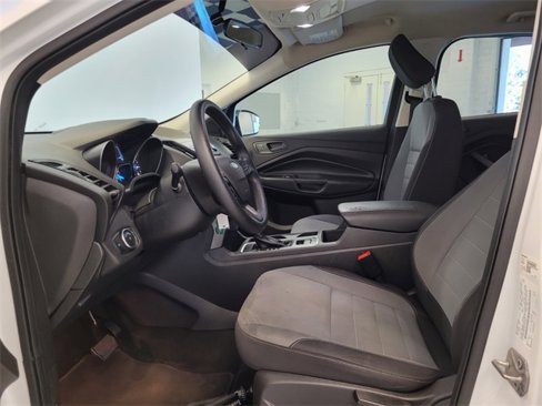 Used 2019 Ford Escape S image 5