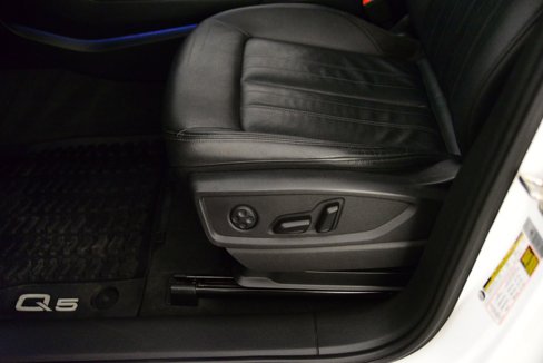 Used 2018 Audi Q5 2.0T Premium image 28