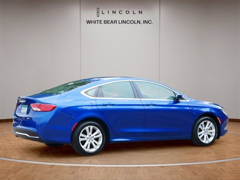 Used 2015 Chrysler 200 Limited image 5