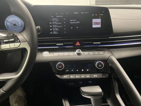 Used 2023 Hyundai Elantra Limited w/ Winter Weather Package image 9