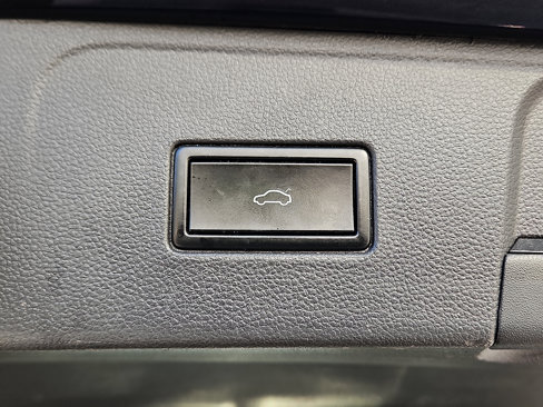 Used 2019 Volkswagen Atlas SE w/ Panoramic Sunroof Package image 7