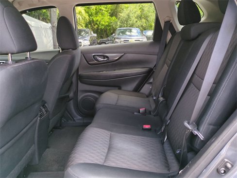 Used 2017 Nissan Rogue SV image 15