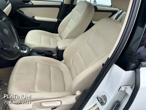 Used 2012 Volkswagen Jetta SE image 12
