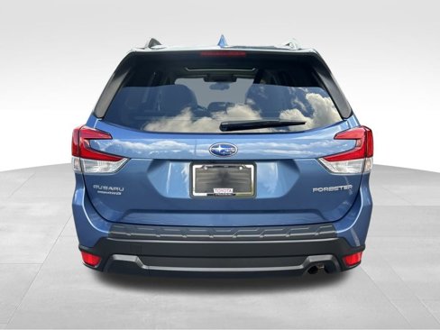 Used 2021 Subaru Forester Premium image 5