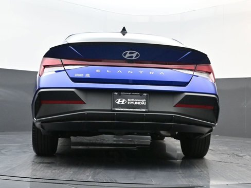 Certified 2025 Hyundai Elantra Sport image 24