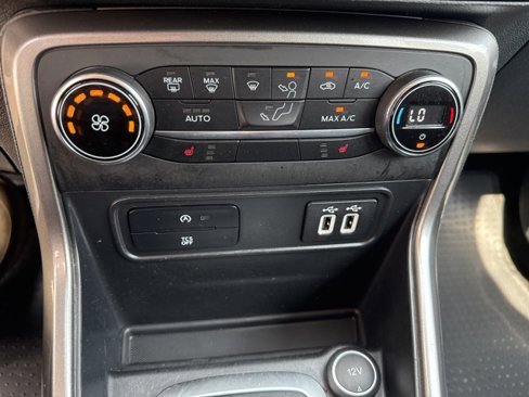 Used 2021 Ford EcoSport SE w/ SE Convenience Package image 17