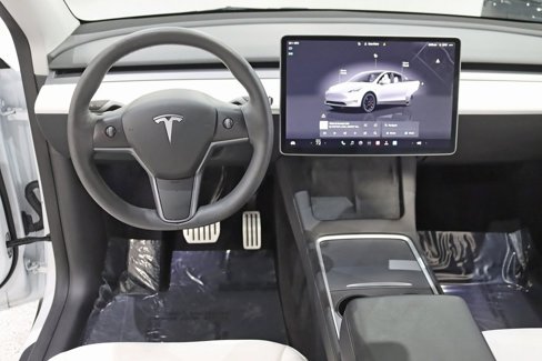 Used 2023 Tesla Model Y Performance image 15