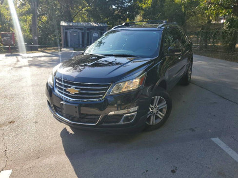 Used 2017 Chevrolet Traverse LT image 2