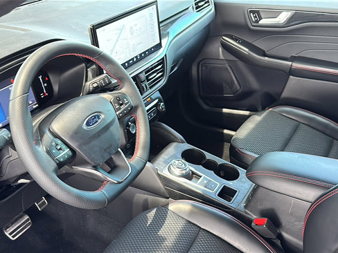 Used 2024 Ford Escape ST-Line w/ Tech Pack #1 image 9