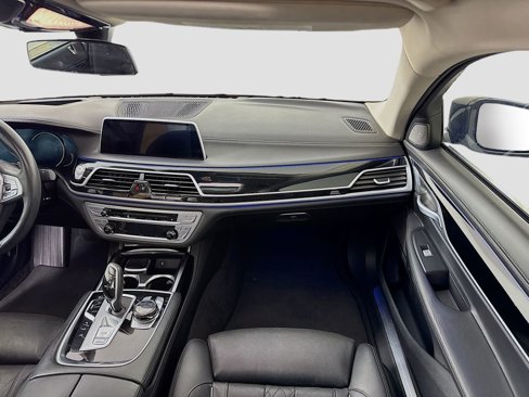 Used 2019 BMW 740i w/ Executive Package image 25
