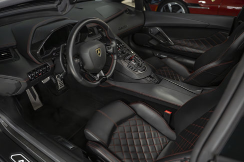Used 2019 Lamborghini Aventador S image 29