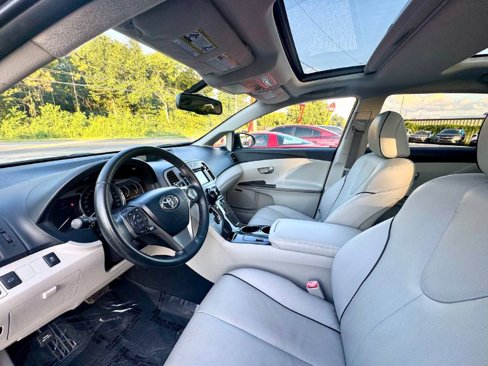 Used 2014 Toyota Venza XLE image 9