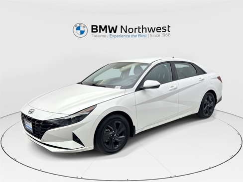 Used 2023 Hyundai Elantra Blue image 1