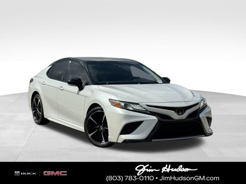 Used 2019 Toyota Camry XSE image 1