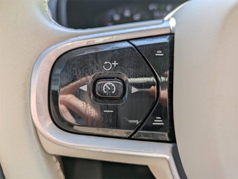 Certified 2022 Volvo XC90 T6 Momentum w/ Advanced Package image 25