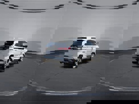 Used 2019 Ford Edge SEL w/ Equipment Group 201A image 8